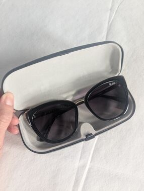 QUAY AUSTRALIA Sunglasses